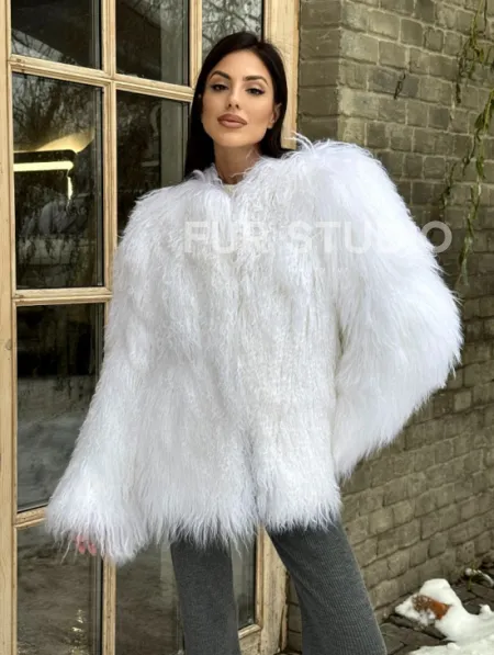 Шуба белая из меха ламы без воротника - фото 3