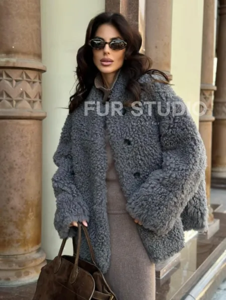 Дубленка серого цвета - двухсторонняя - фото 7