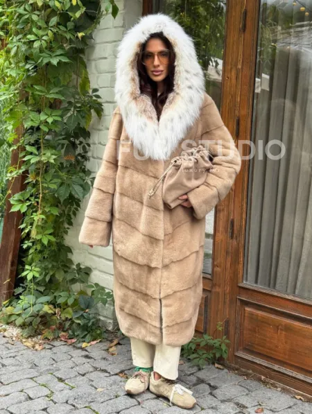 Бежевая норковая шуба с капюшоном рысь - фото 7