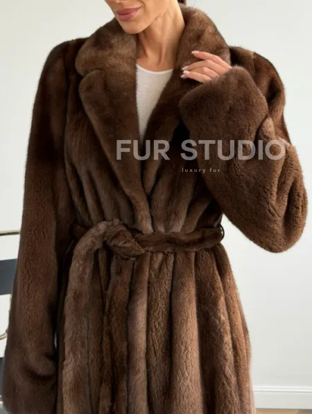 Прямая шуба из норки с поясом - фото 4