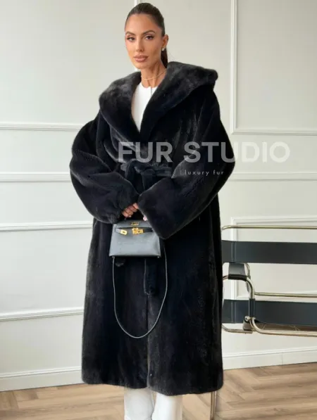 Шуба из норки BLACKGLAMA  с капюшоном в роспуск - фото 0
