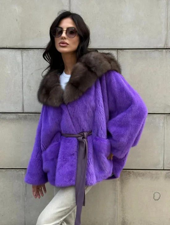 Шуба из норки Violet с капюшоном из меха куницы - фото 11