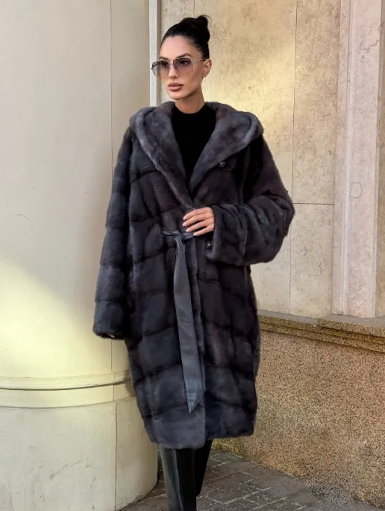 Шуба кимоно из импортной норки с капюшоном в цвете графит - фото 8