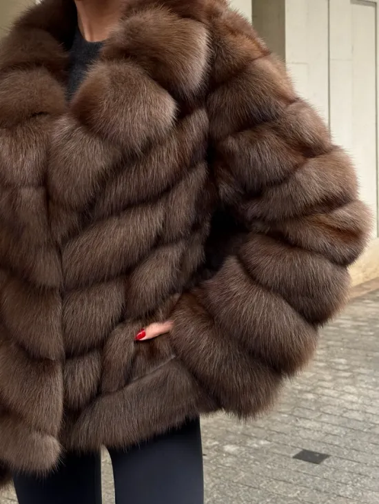 Шуба из меха куницы Dark с английским воротником - фото 1