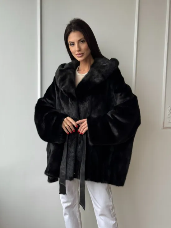 Летучая мышь шуба из черной норки с меховым капюшоном - оверсайз - фото 7