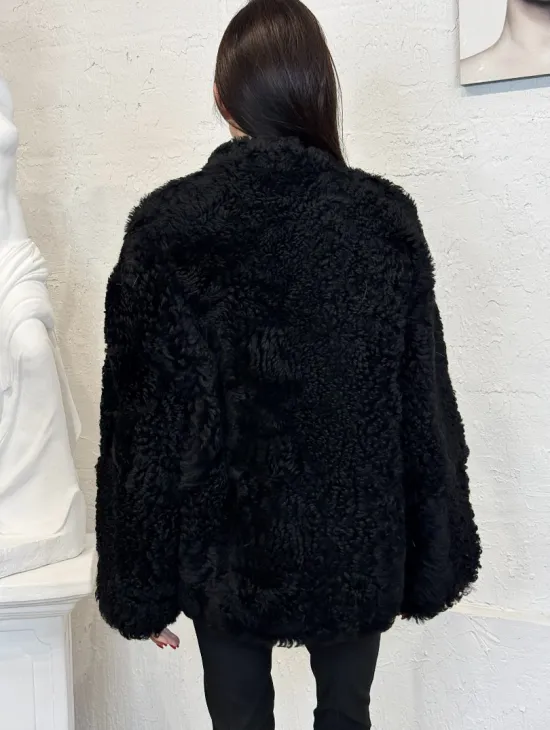 Черный двухсторонний полушубок из натурального меха овчины - фото 1