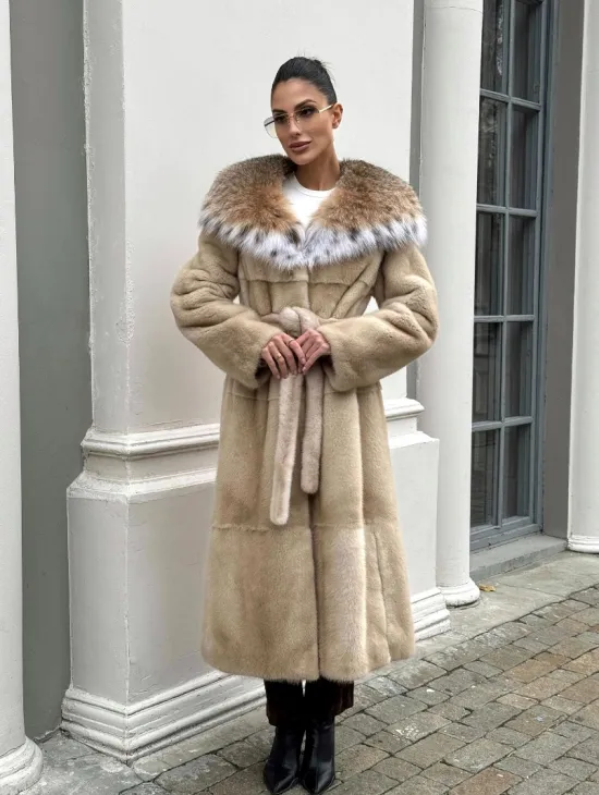 Классическая шуба из меха норки Champagne с капюшоном из рыси - фото 10