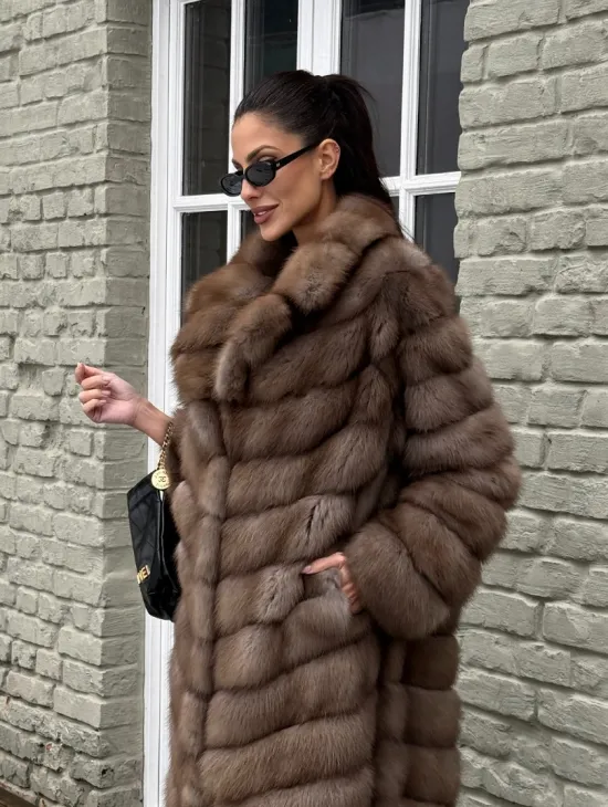Длинная шуба из меха куницы - фото 5