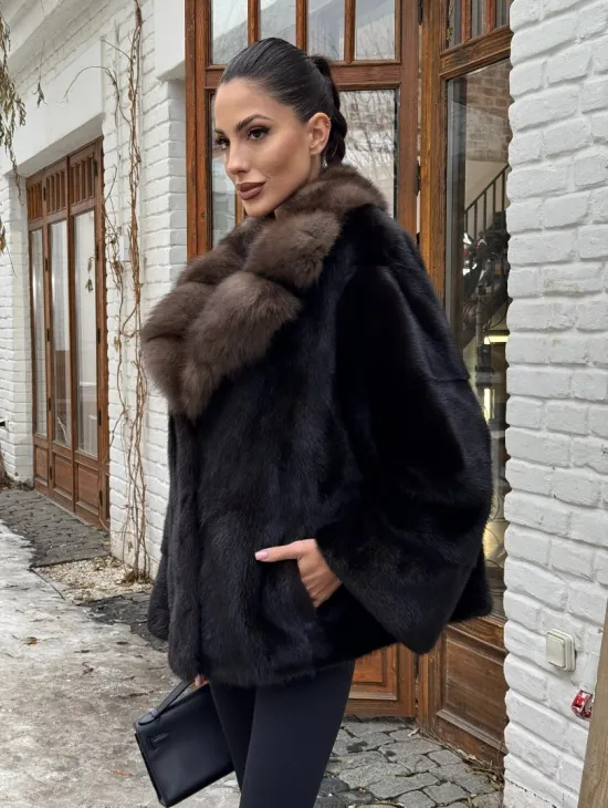Полушубок норковый оверсайз с воротником и меха куницы - фото 8