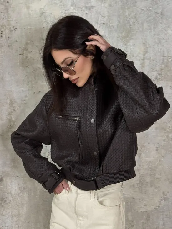 Женский бомбер из натуральной плетёной кожи - фото 6