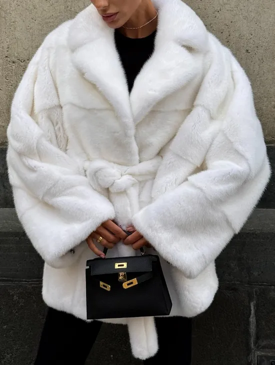 Белоснежная норковая шуба фасон 