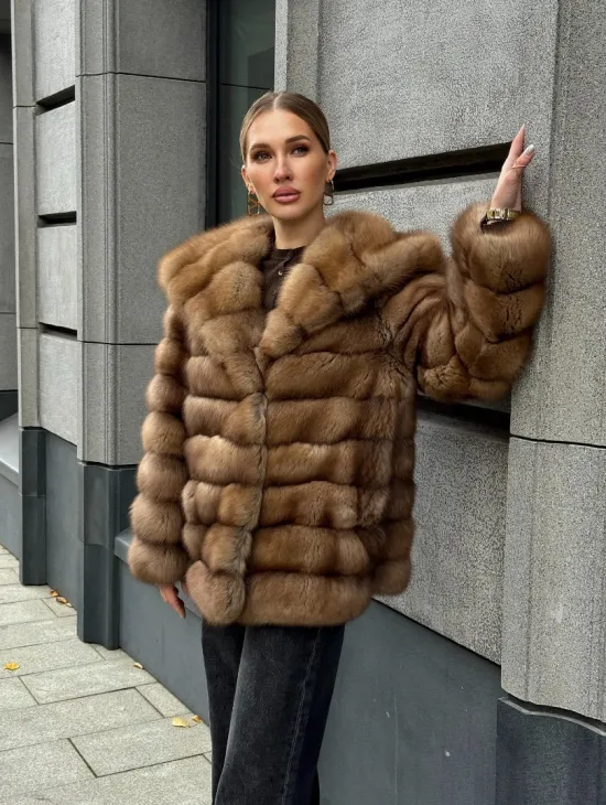 Шуба из натурального меха куницы с капюшоном - фото 19