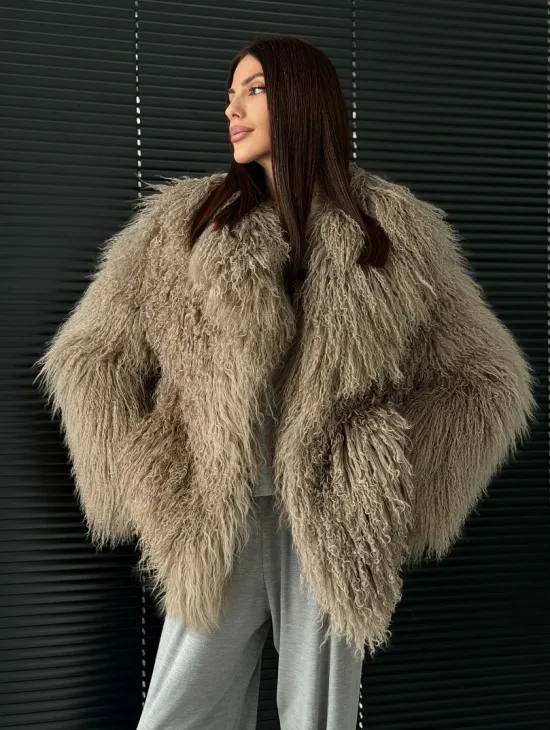 Полушубок из ламы - фото 8