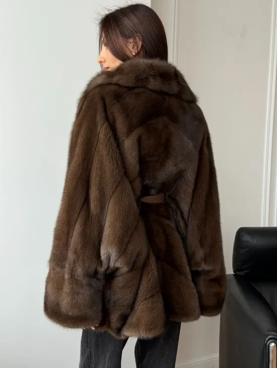 Коричневый полушубок с воротником куницы - летучая мышь - фото 8