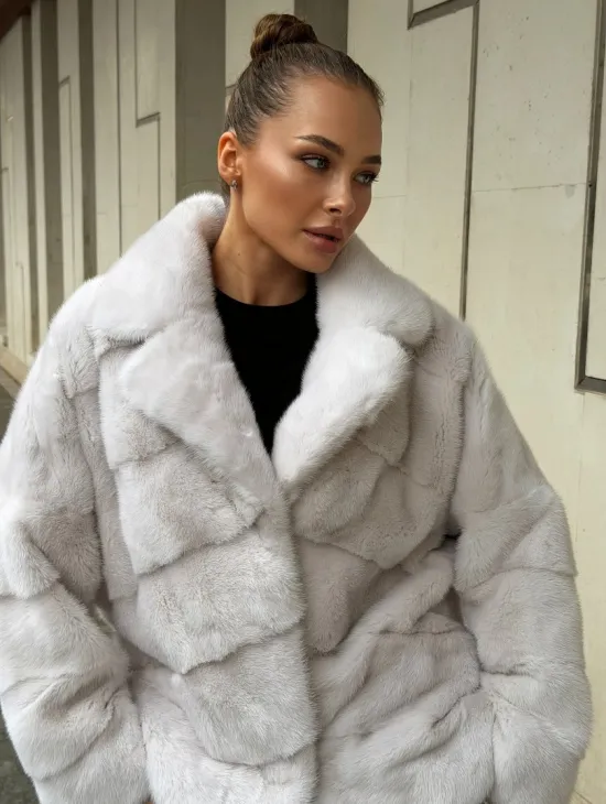 Светлый норковый полушубок - фото 4