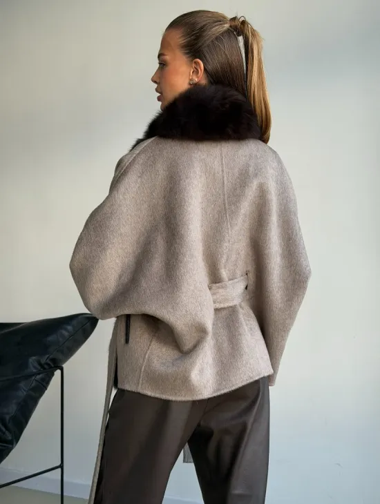 Пальто с мехом финского песца - фото 8