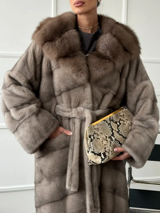 Шуба-кимоно норка в пол с капюшоном куница - фото 1