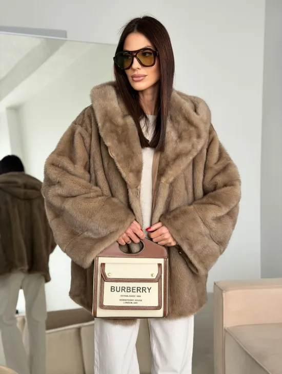 Короткая зимняя норковая шуба с капюшоном - фото 11