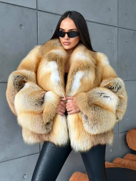 Короткая шуба из золотой альпийской лисы - фото 8