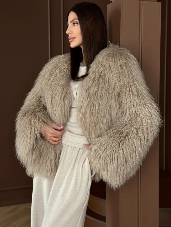 Шуба из натурального меха ламы - фото 7