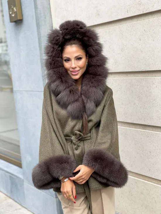 Пальто - пончо из натуральной шерсти с капюшоном из меха песца - фото 0