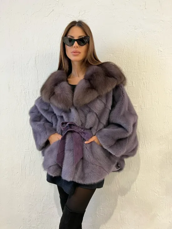 Шуба норковая - пончо с капюшоном куница цвет лаванда - фото 0