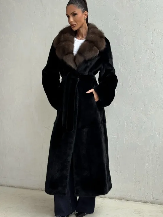 Шуба норковая Black Velvet c воротником из меха куницы - фото 2