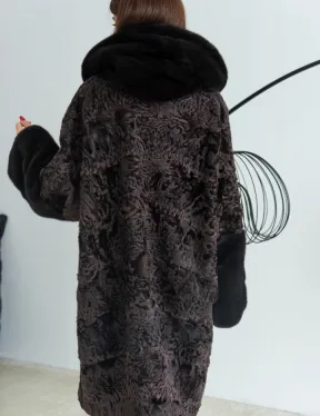 Уголь шуба из каракульчи и норки с капюшоном - фото 2