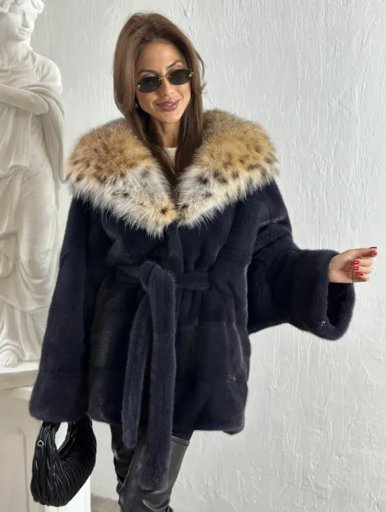 Летучая мышь норка с капюшоном из меха рыси - цвет инфинити - фото 3