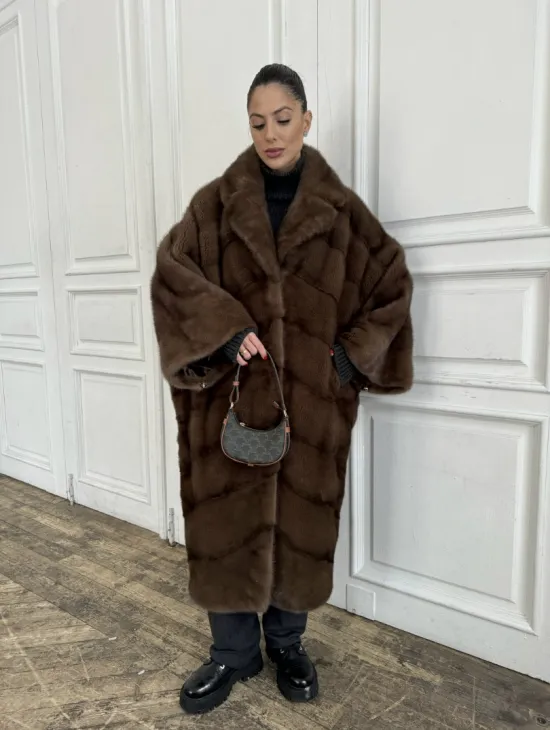 Шуба свободного силуэта из меха норки, английский воротник - цвет орех - фото 5